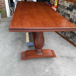 Dining room Table