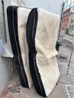 2 twin size mattresses