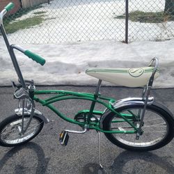 REPRO SCHWINN BRIGHT STINGRAY GREEN KRATE 20 INCH LIMITED EDITION 
BICYCLE