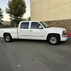 Short Bed /// 6.0 // Lowered// 8 Lug//dropped 