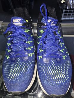 MEN'S NIKE  TENNIS SHOES 