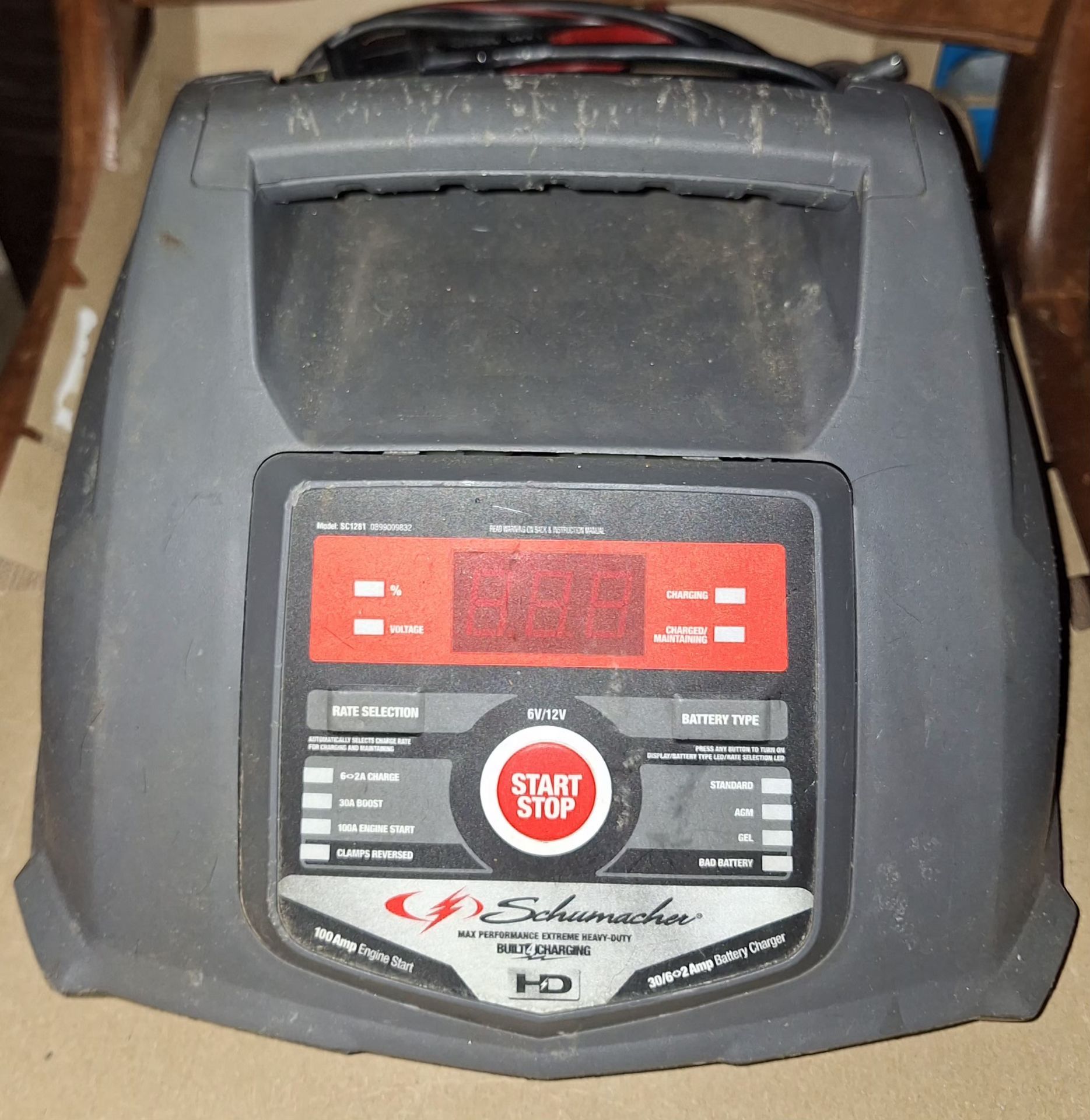 Schumacher SC1281 battery charger and engine starter