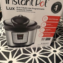 6 quart instant pot LUX (Brand New) (7 in 1)