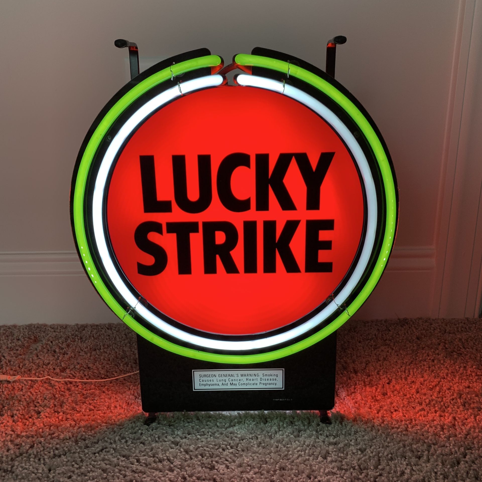 Lucky Strike Neon Sign