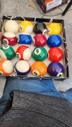 harayaa 16 Piece Billiard Ball Set, Complete 16 Piece Resin American Style Billiard Ball