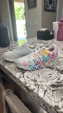 Sketcher’s girl size 3