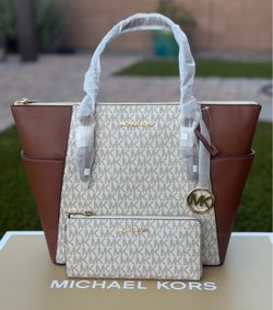 Michael Kors Charlotte Tote with Wallet, New/Set MK Nuevo