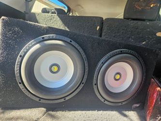 Speaker box with amp