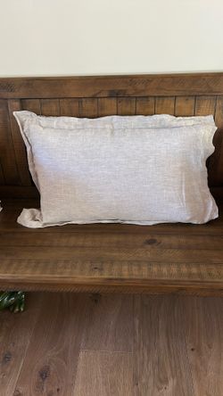 Rh Lumbar Pillow 
