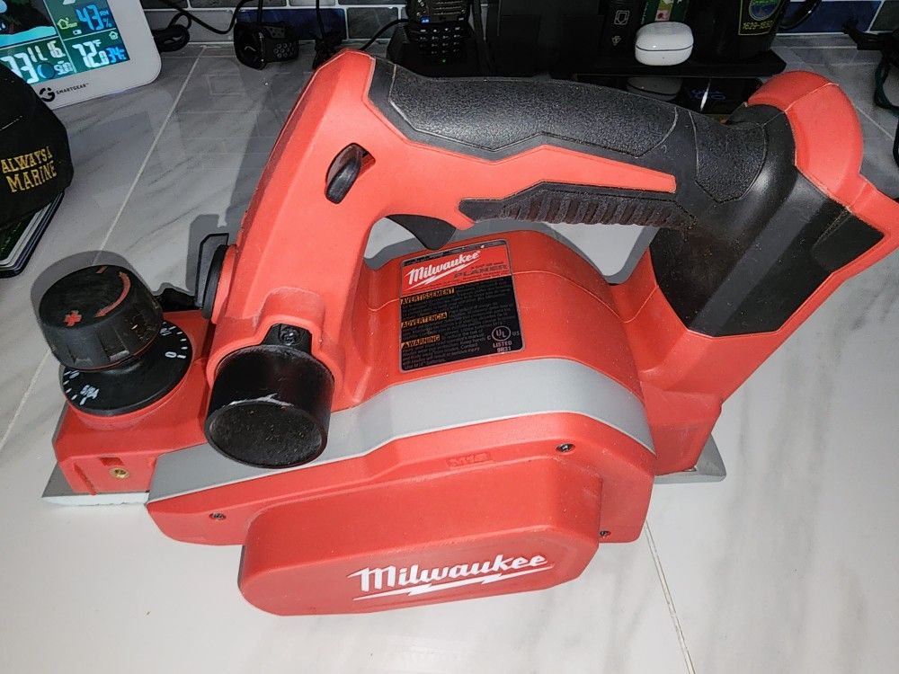 Milwaukee M18 Cordless Planer