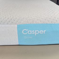 Casper Snow, King, Like New, Perfect Condition