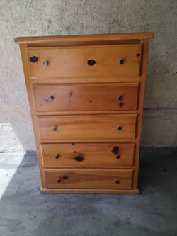SOLID WOOD DRESSER
