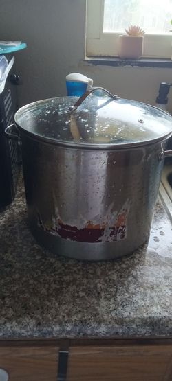 Stock pot