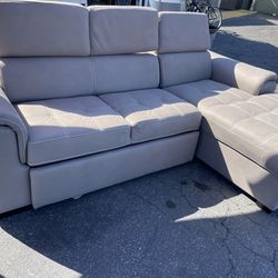 Sectional Sofa W/Chaise 