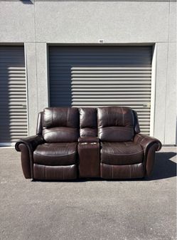 Brown Faux Leather Dual Reclining Loveseat (Free Delivery 🚚)