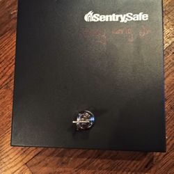 Sentury Safe Lock Box With Key Originally $30 Now Only $15