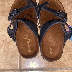Mountain Sole Sandal Size 6 New $5