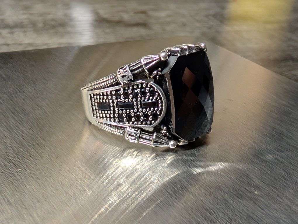 Sterling Silver And Onyx Ring Size 9