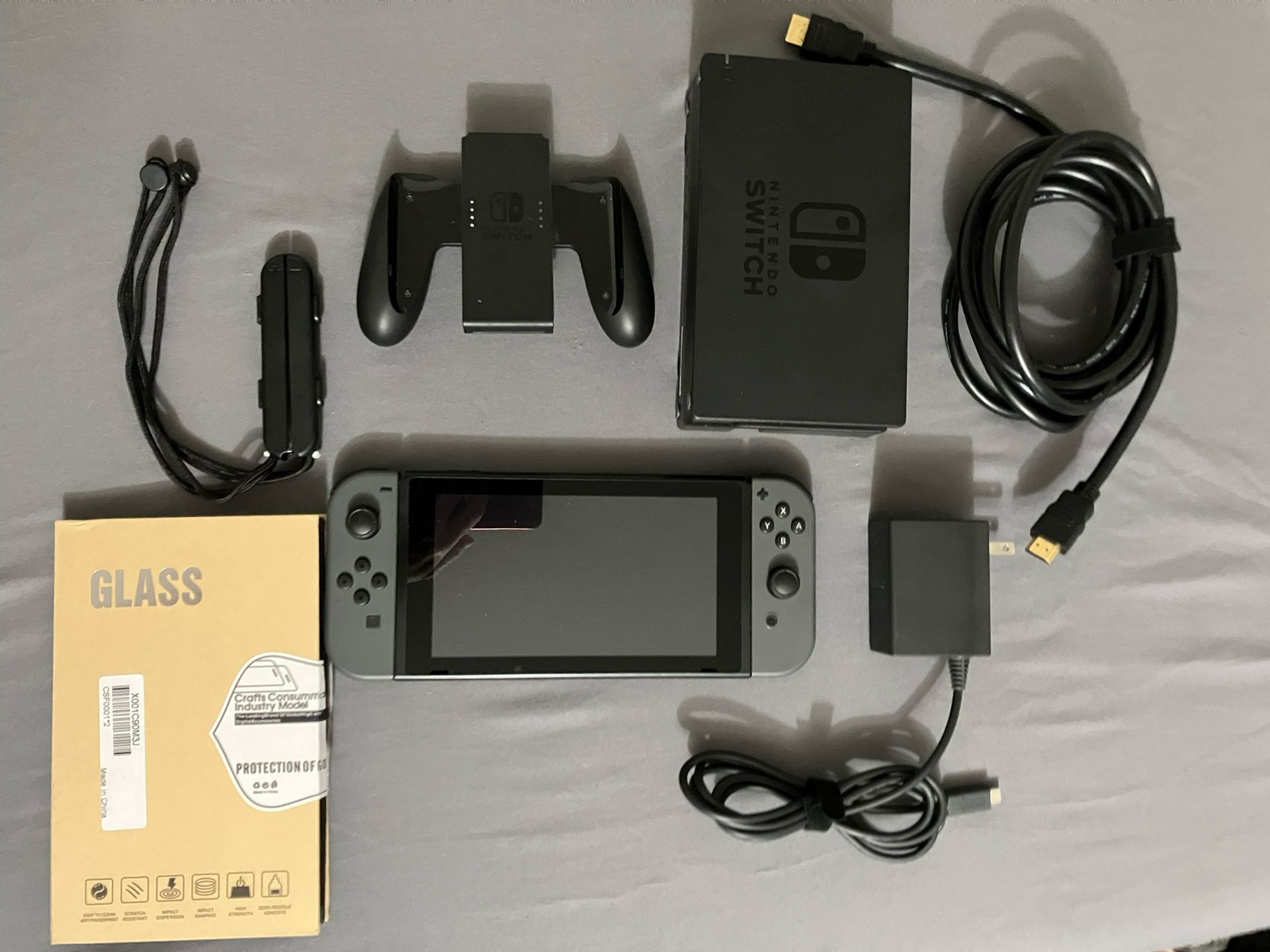 Nintendo Switch Gray+Gray Joy-Con / LCD version.