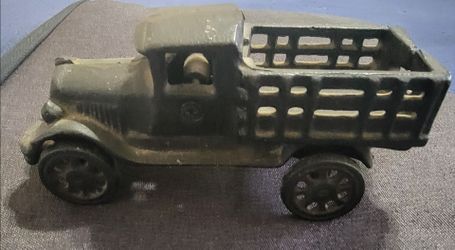 Vintage Cast Iron Truck