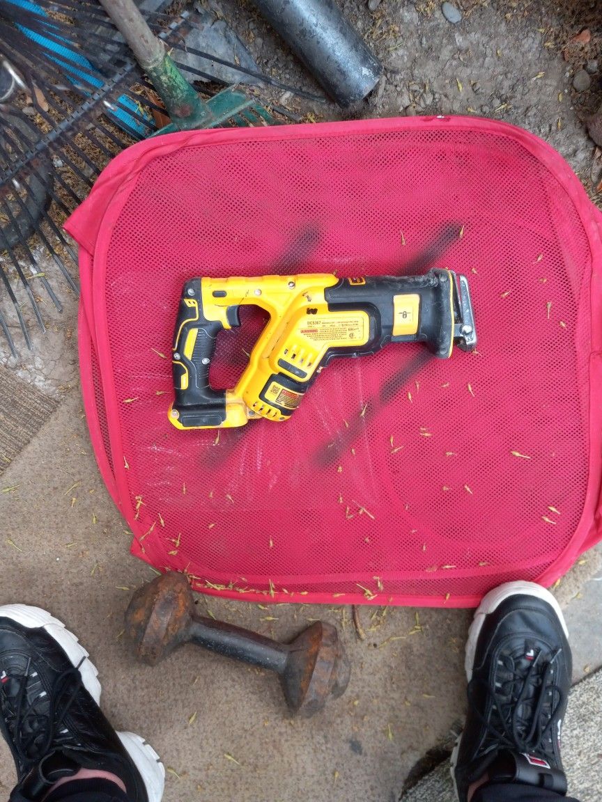 Used Dewalt Dcs367 20v Variable Speed Reciprocating Saw