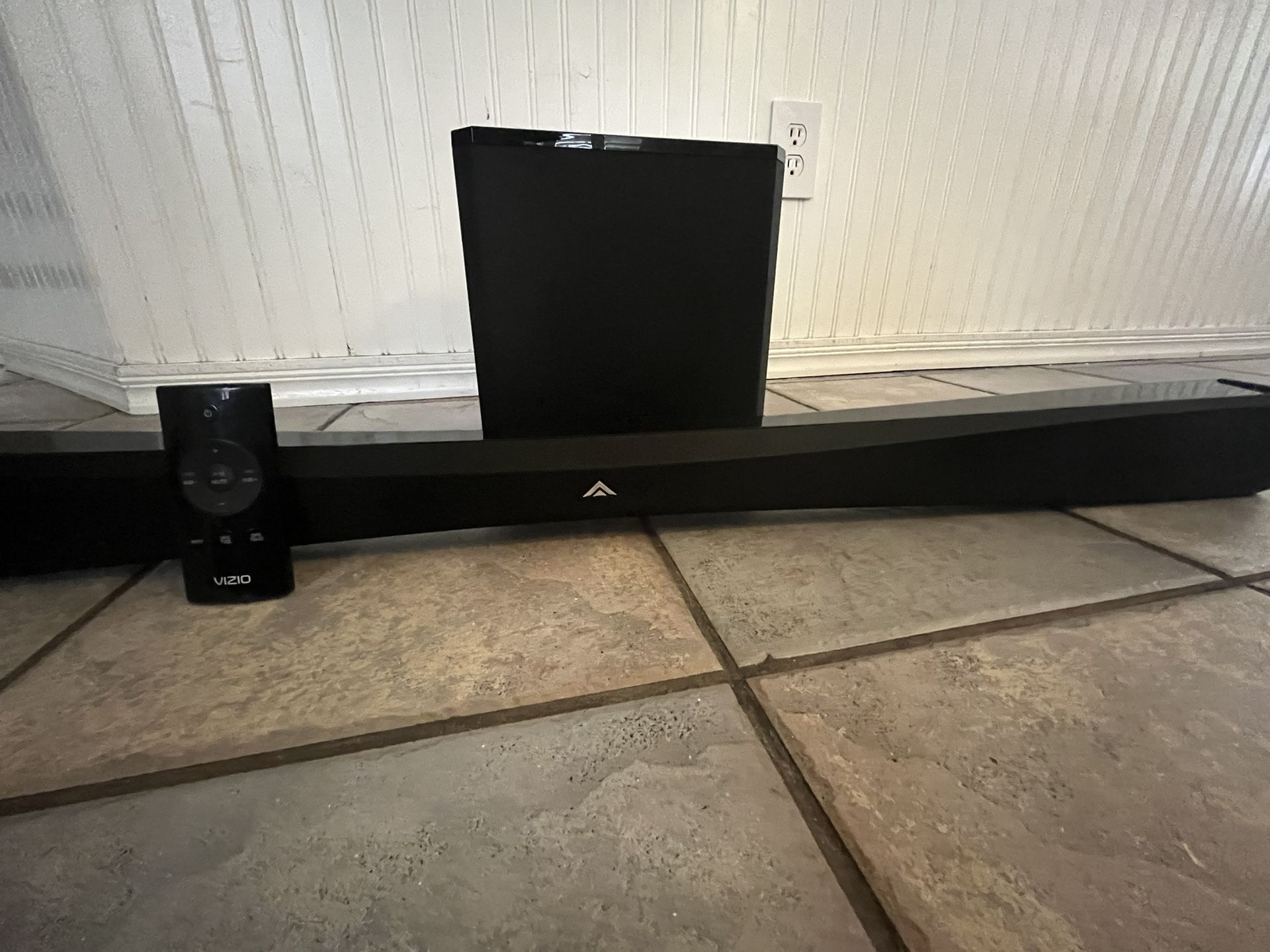 Vizio Sound Bar w/Subwoofer