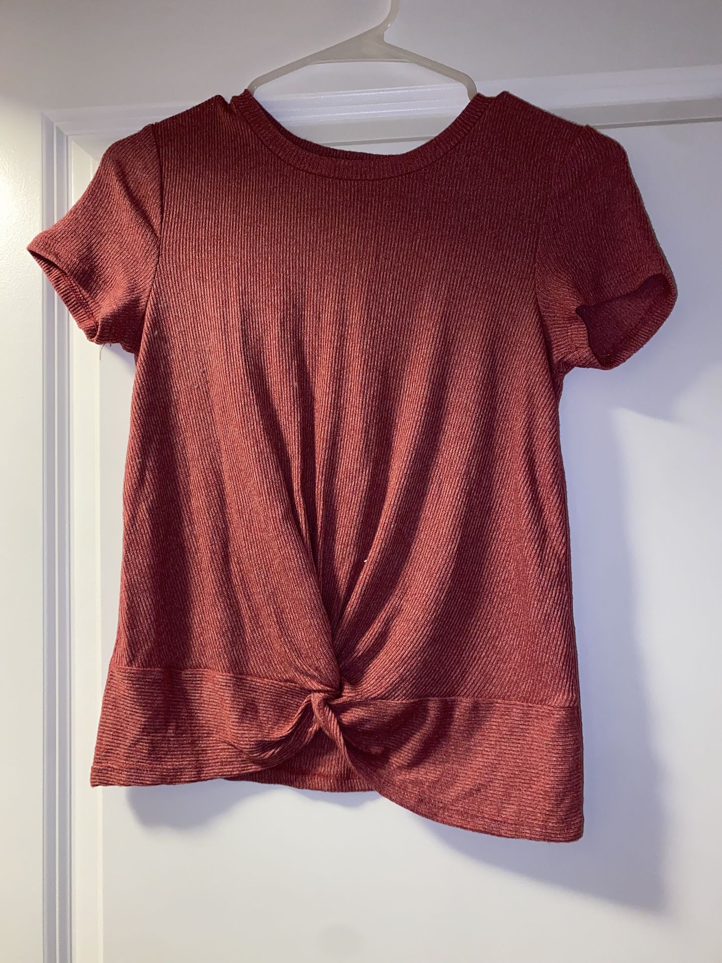 Burgundy cotton tie-front top XS