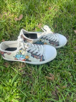 Peanuts Snoopy Canvas Low Top Sneakers Size 6 Preowned in good condition Pet & Smoke Free Home. Check photos for any flaws. Colorful canvas low-top