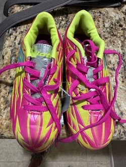 Girls soccer shoes size 11
