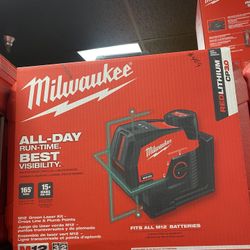 Milwaukee M12 12-Volt Lithium-Ion Cordless Green 125 ft. Cross Line and Plumb Points Laser Level Kit with 3.0 Ah Battery