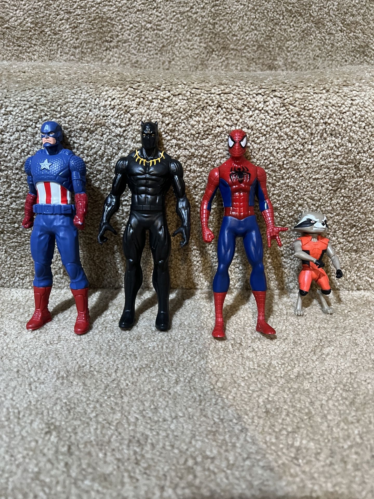 Marvel lot of 4 figure Black panther Captain America Rocket Raccoon Spiderman 6”