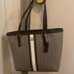 Guess Travel Tote Bag purse NEW!