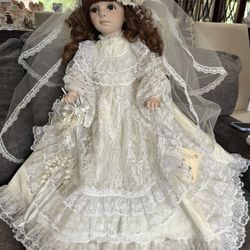 Studio 7 Concepts. Martina Bride. Full Body Porcelain.