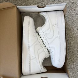 Nike Air Force One  Triple White Size 10.5 