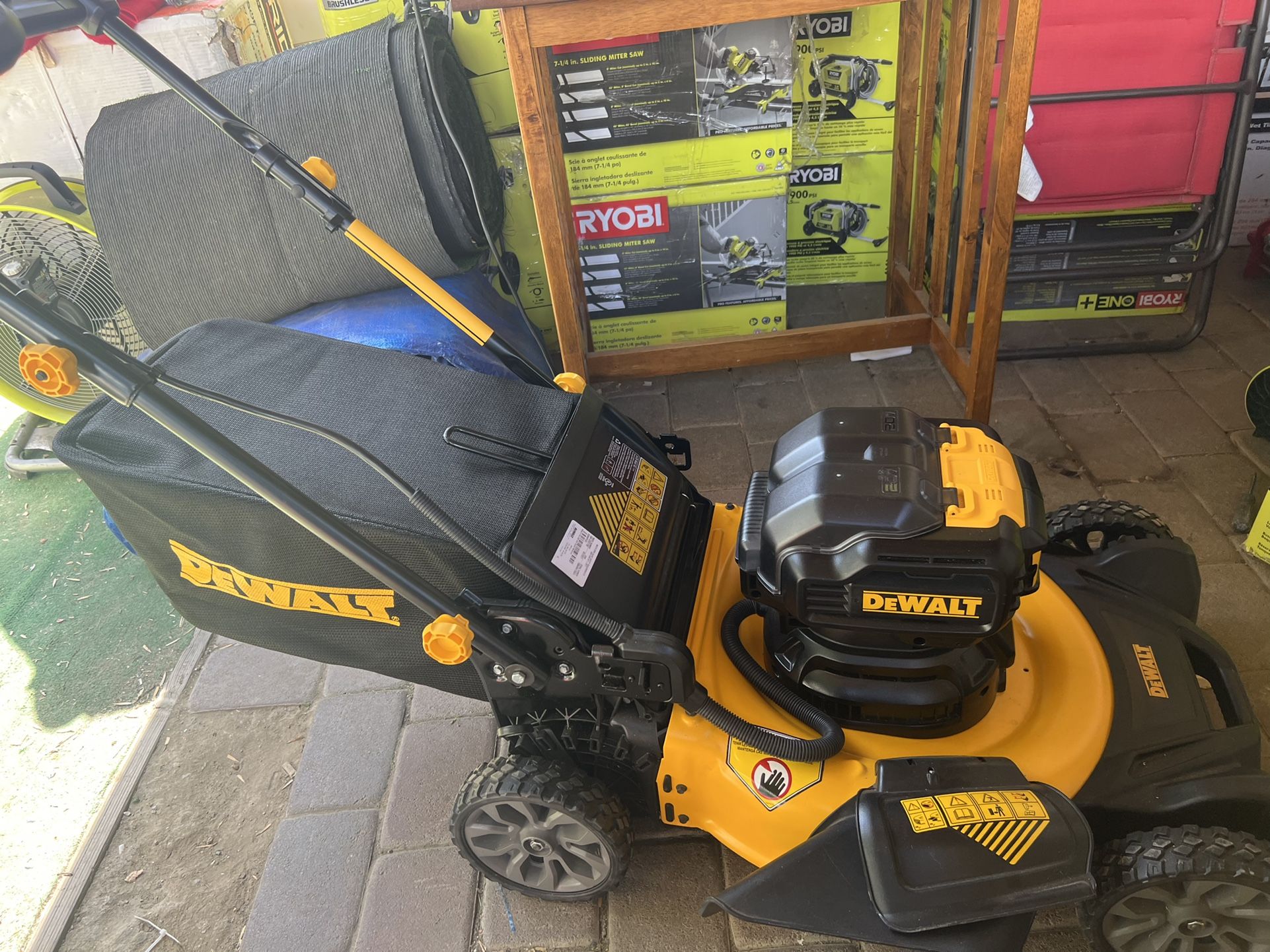 DEWALT 20V MAX Battery Powered Walk Behind Push Lawn