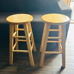 Set of 2 Solid Wood Counter Stools – 24” – Natural Finish