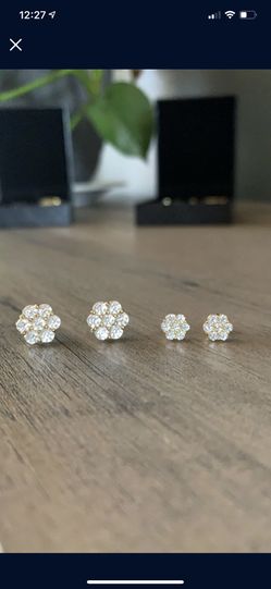 Solid 10k Gold Honeycomb Earring Set !