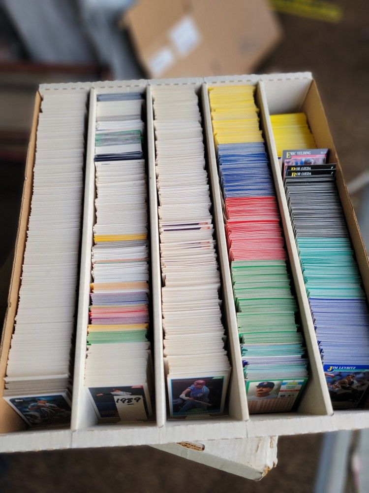 MASSIVE # of Baseball Cards + Becketts & FREE Extras - OBO
