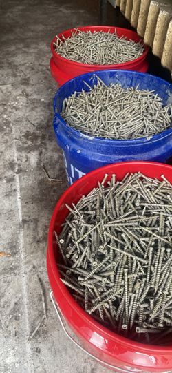 T20 screws , lmk how much you need and make an offer