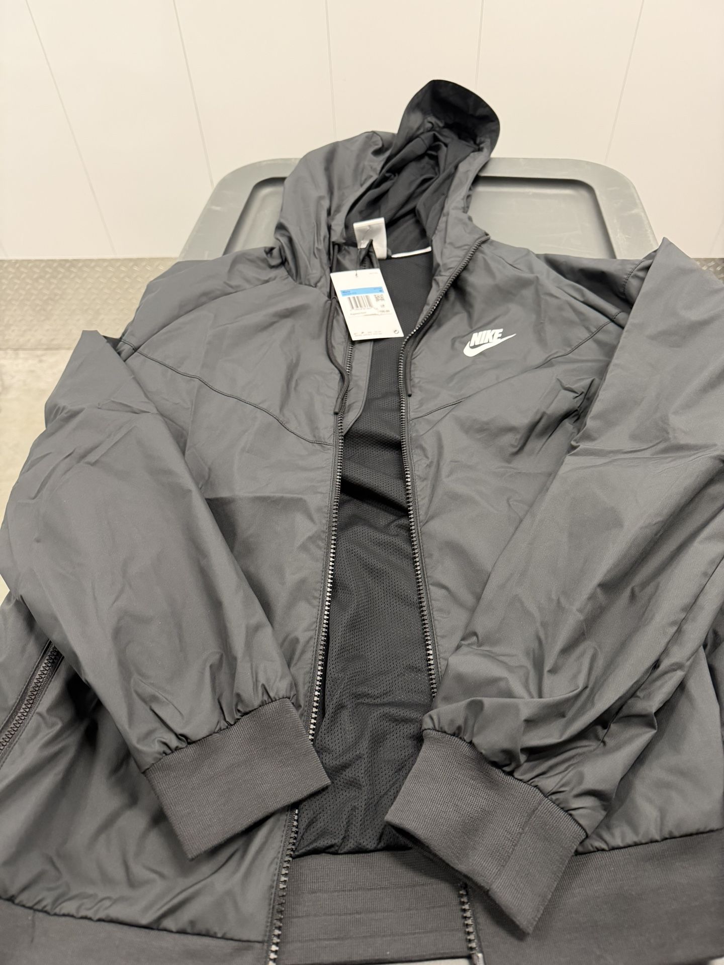 BNWT NIKE SPORTSWEAR WINDRUNNER JACKET & NIKE FLEECE SWEATSUITS