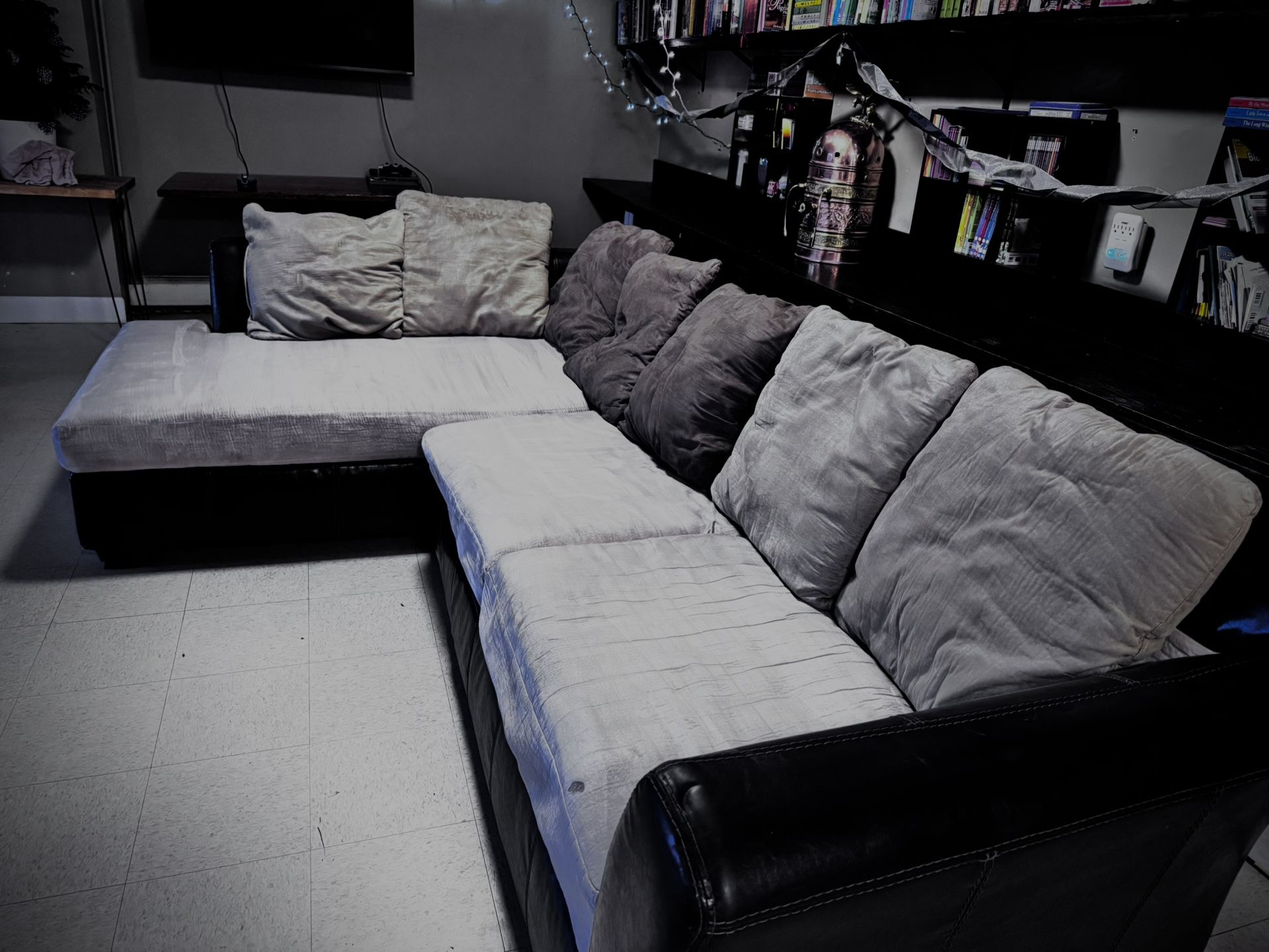 Modern Sectional-Free Delivery