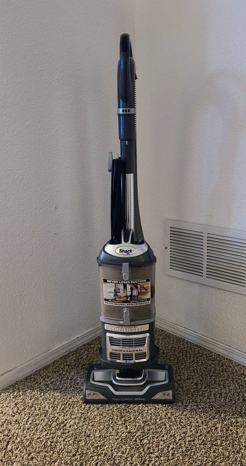 Shark Navigator Professional UV540 Lift-Away Upright Vacuum
