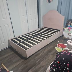 Free TWIN bed