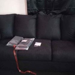 Furniture GET ALL 3 SOFAS FOR 600$ CASH ONLY PICK UP ONLY IM LOCATED IN NORWOOD 