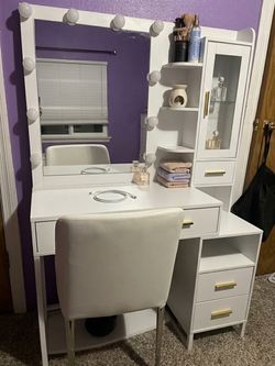 White Vanity Desk with Hollywood Mirror and Chair