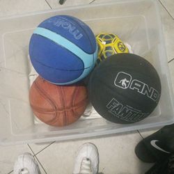 4  sport balls 🏀 20 dollars for all 