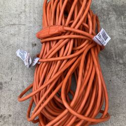 Extensión Cord 100 Feet Long 