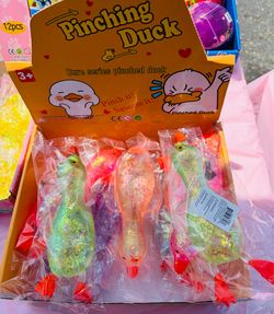 Pinching Duck squishy Needoh texture (6)