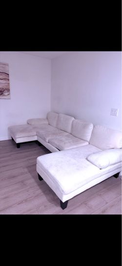 White Sectional Sofa with Chaise