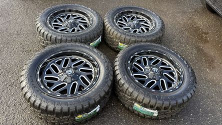 20 INCH FUEL BRAND NEW RIMS AND TIRES 6 lug universal 